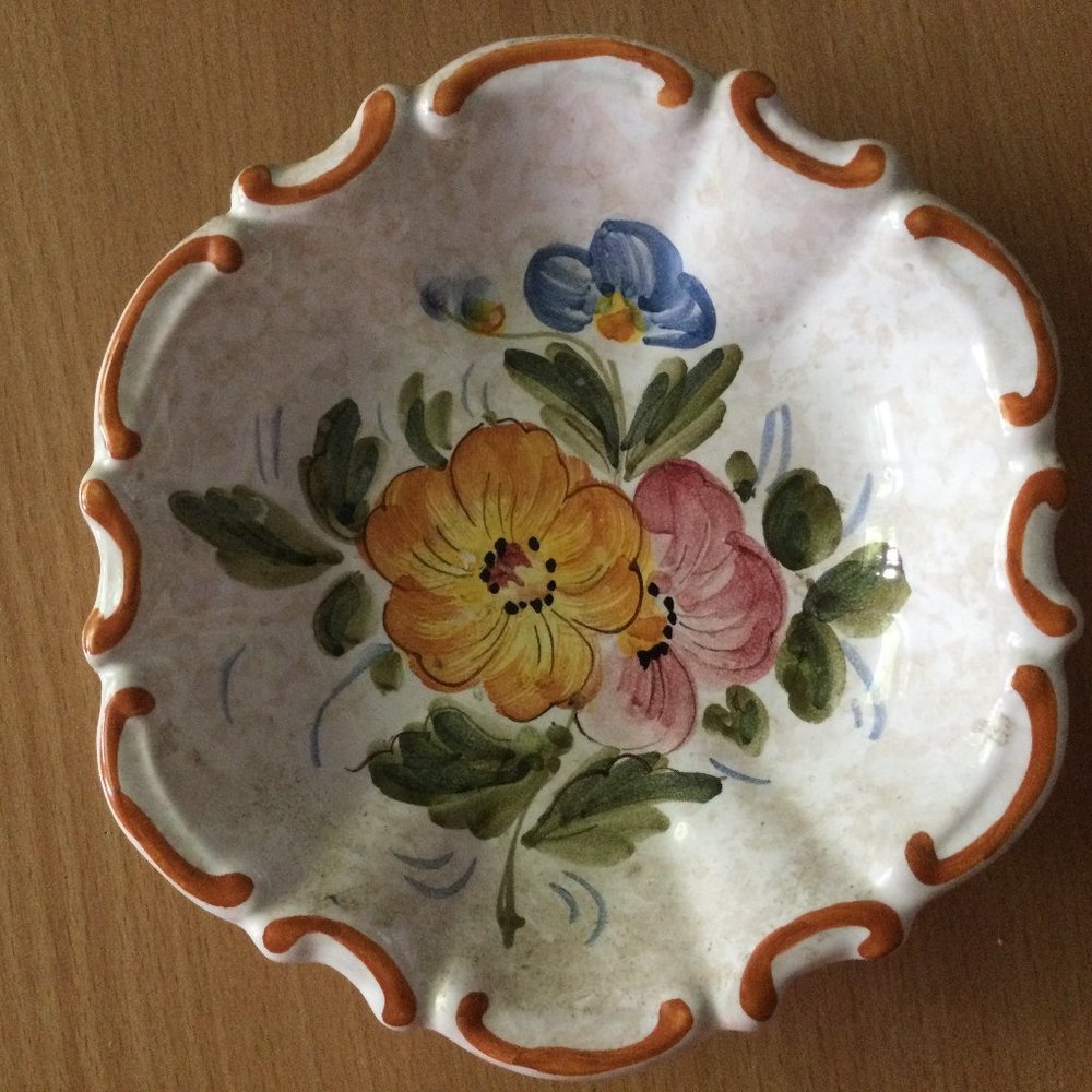 Beautiful hand painted Kirsch Keramik ceramic small bowl plate wall hanging